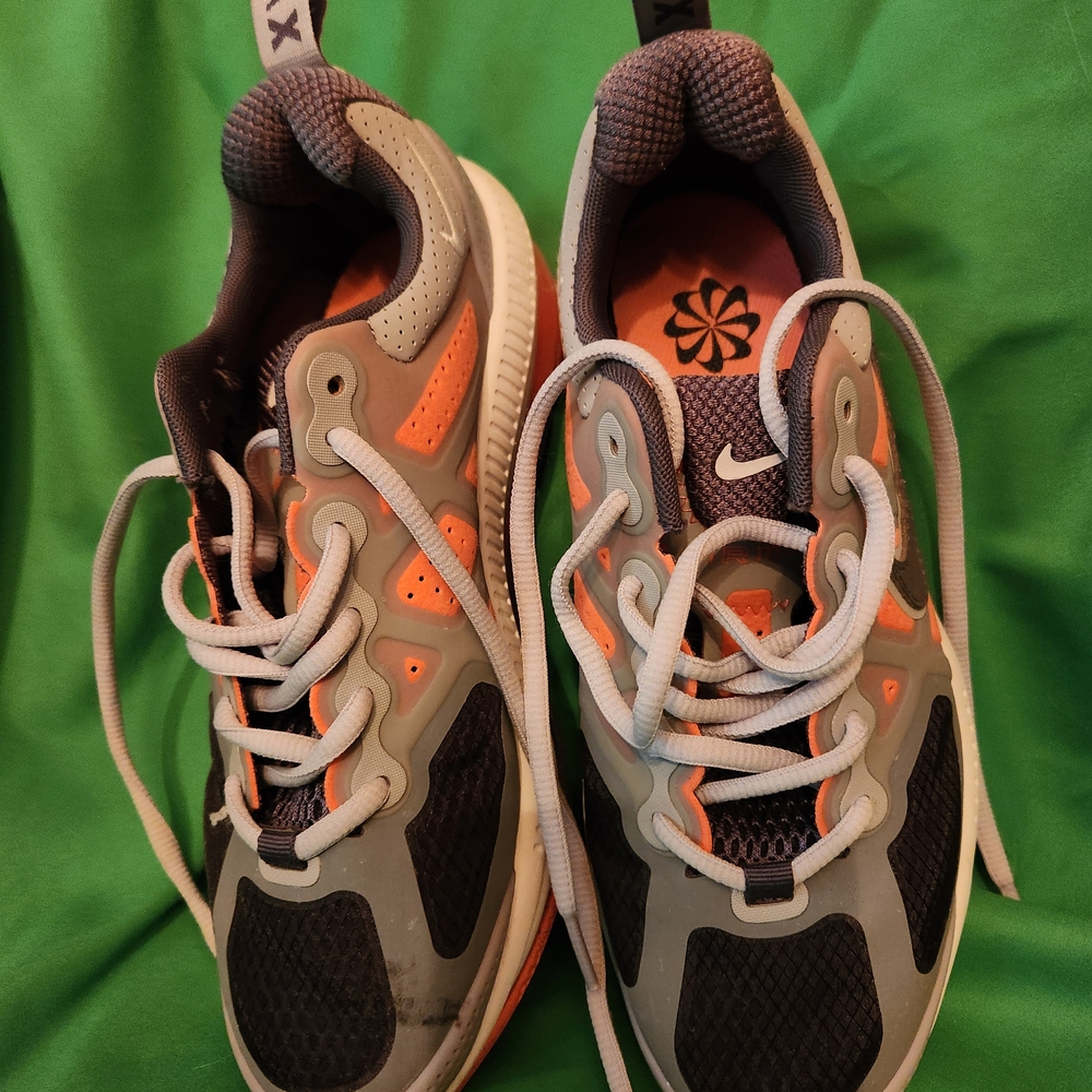 Nike Kids' Black and Orange Sneakers